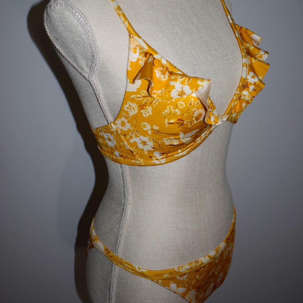 Yellow 2 piece swimsuit